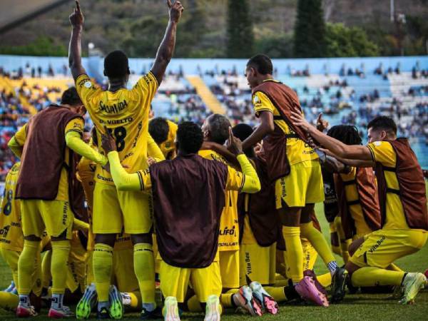 El defensor llega en condición de agente libre luego de finalizar su vínculo con Real Sociedad.