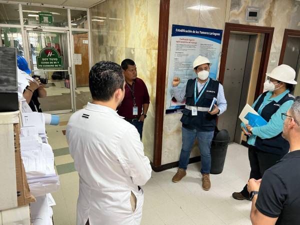 Se espera que los cuatro ascensores del bloque del Hospital Escuela esten listos para noviembre de este año.