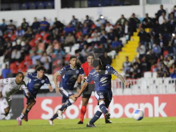 Imágenes del desarrollo del partido.