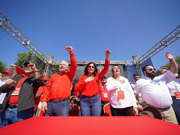 Durante un evento político en Santa Bárbara, Moncada fue acompañado por varios funcionarios del gobierno, entre ellos el canciller Enrique Reina, quien la acompaña como candidato a designado presidencial.