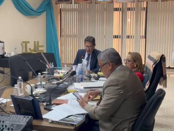 El quorum se instaló pese a la ausencia de Mario Morazán.