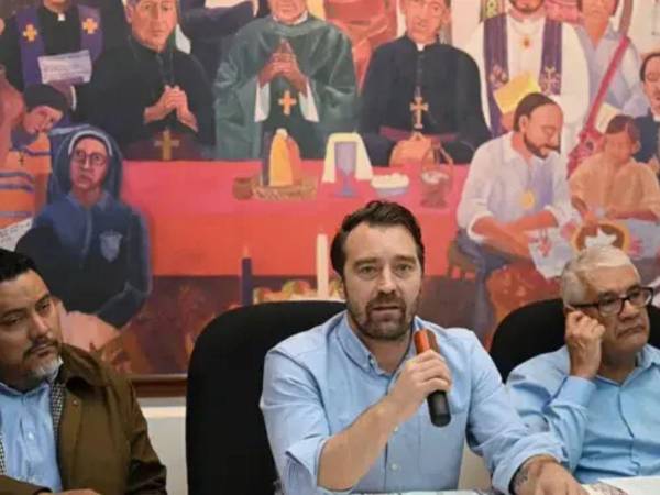 Los representantes de <b>l</b>a organización no gubernamental Cristosal.