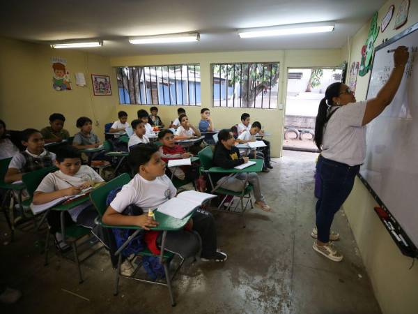 Las autoridades educativas esperan que este año se inscriban en el sistema escolar al menos dos millones de estudiantes.
