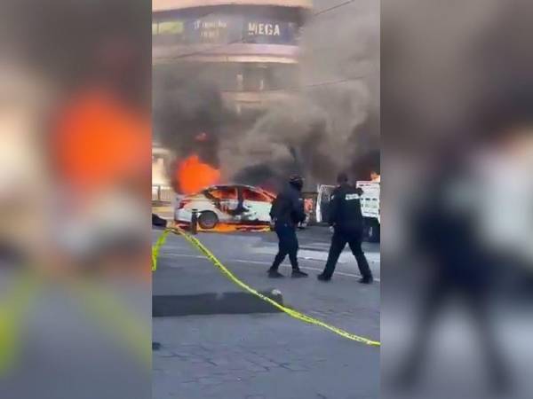 En varios estados están quemando carros los miembros del cartel.