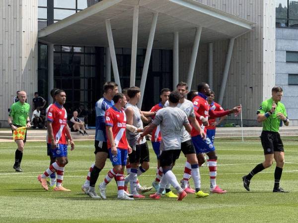 Olimpia recibió 8 goles en dos partidos en su pretemporada en Estados Unidos y no marcó.