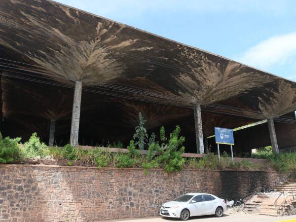 La FEUH plantea iniciar un proceso para determinar qué se puede hacer con el terreno y la estructura que permanece en el lugar.