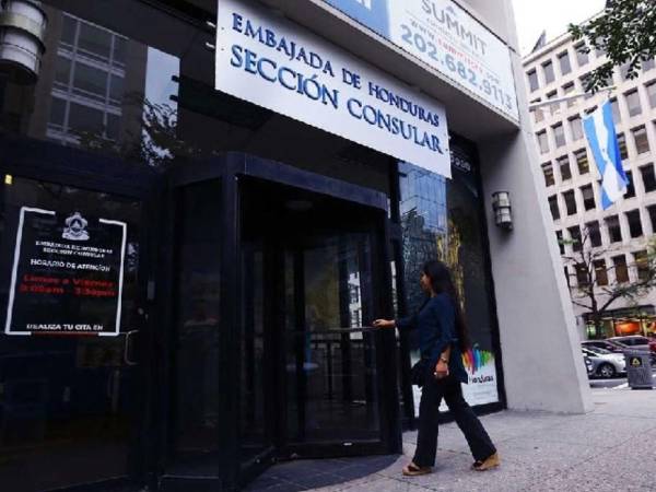 Durante los últimos años los hondureños se quejan del pésimo servicio en los consulados.