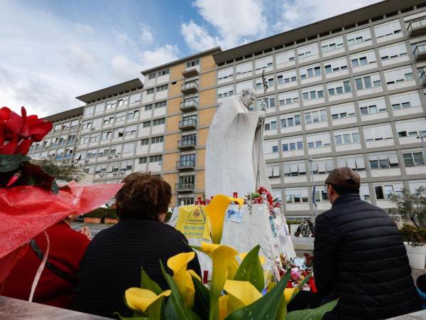 El papa Francisco está ingresado en el hospital desde el 14 de febrero.