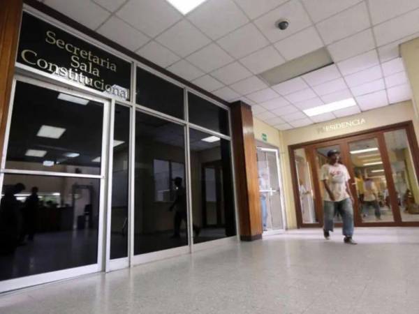El recurso fue presentado ante la Sala de lo Constitucional de la Corte Suprema de Justicia (CSJ).