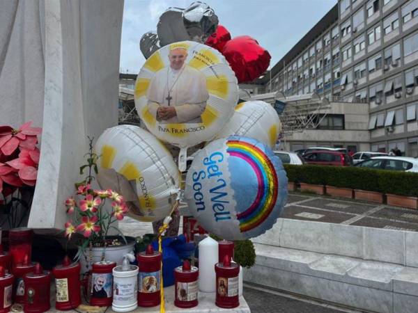 La insuficiencia renal del papa Francisco no genera preocupación, mientras sigue con la terapia de oxígeno en su hospitalización.