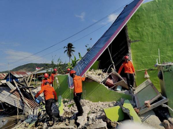 A dos días de registrarse el terremoto de 7.7, este lunes Indonesia volvió a experimentar un nuevo sismo, teniendo una magnitud de 5.7.