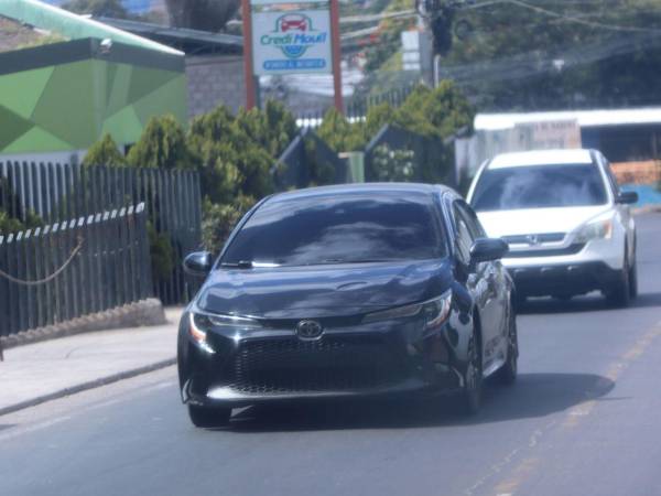 Miles de vehículos andan sin placas desde hace más de cuatro años.