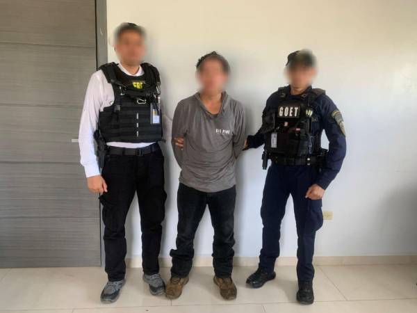 El joven fue detenido en la terminal del Aeropuerto Internacional Ramón Villeda Morales ubicado en el municipio de La Lima.
