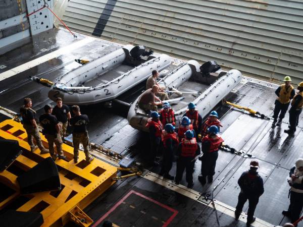 La maniobra de reingreso es tan crítica como el despegue, con una caída a una velocidad 45 veces mayor que la de un avión y temperaturas que rozan la mitad de las de la superficie del Sol. Aquí los detalles de su esperado regreso.