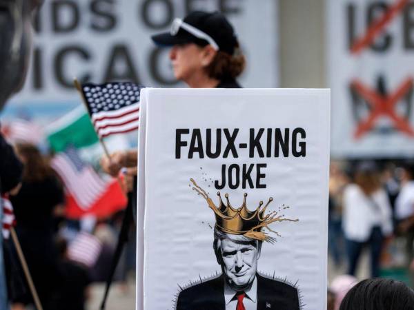 Alrededor de siete millones de personas fueron convocadas a la manifestación No King. Famosos se han sumado al llamado en contra de Donald Trump.