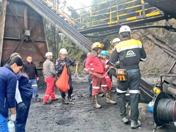 Confirman nueve mineros muertos y seis rescatados tras explosión en el centro de Colombia.