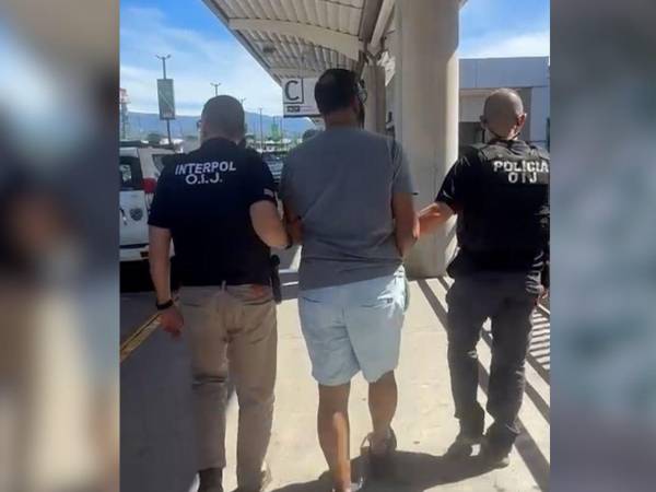 El reporte oficial indica que el sujeto identificado como de apellido Durán, de 53 años, contaba con una orden de captura internacional.