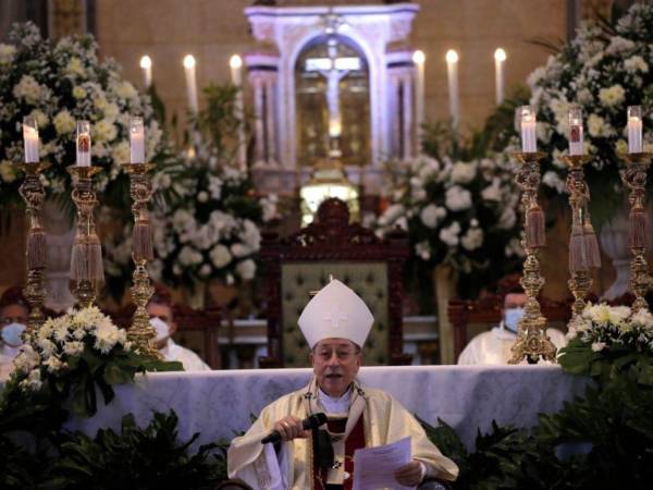 El cardenal de Honduras, Óscar Andrés Rodríguez, durante una homilía.