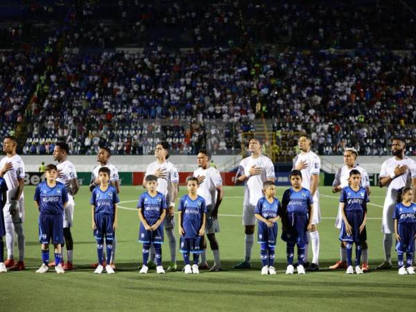 La selección de Honduras llega con muchas bajas al partido ante Costa Rica.