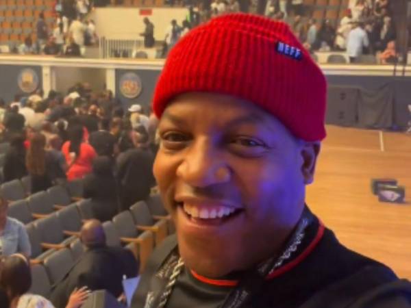 El comediante Reginald Reggie Carroll murió a los 52 años luego de ser víctima de un tiroteo en Southaven, Mississippi.