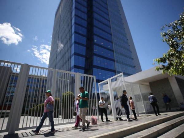 En el periodo 2023-2024, las remuneraciones en el gobierno central se incrementaron a 76,049.5 millones de lempiras.