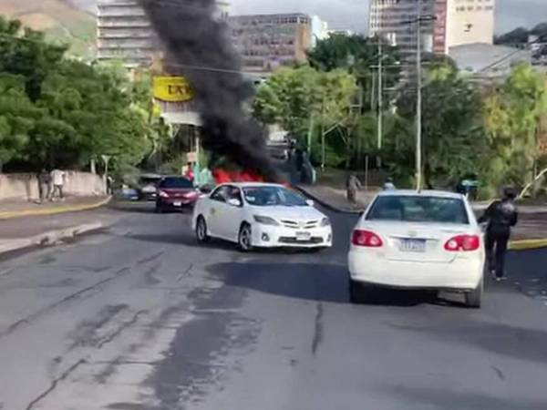 La exigencia de los simpatizantes del oficialismo es que se realice un conteo voto por voto de los procesos electorales que se desarrollaron el pasado 30 de noviembre.