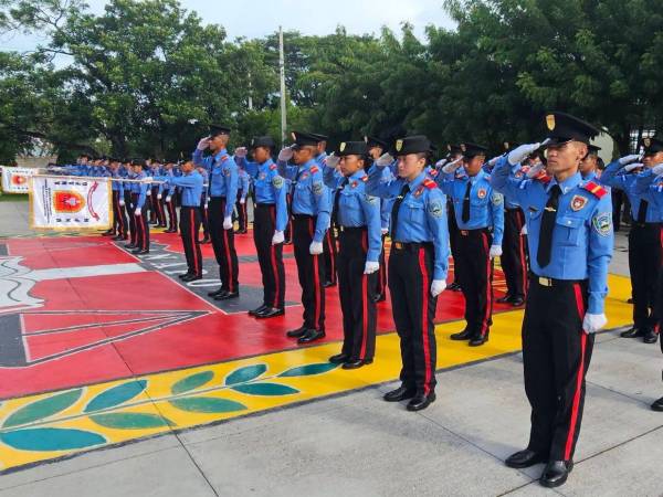 Entre el 12 y el 16 de octubre se estará realizando el proceso de admisión en Tegucigalpa, mientras que en La Paz los interesados tendrán hasta el 30 de octubre para someterse a las evaluaciones y entregar los documentos.