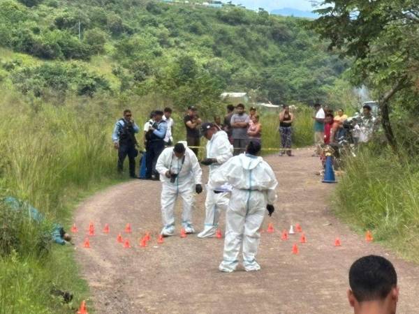 Escena del crimen en el sector de El Guanábano, donde fue asesinado a balazos Harold Espinoza, de 14 años.