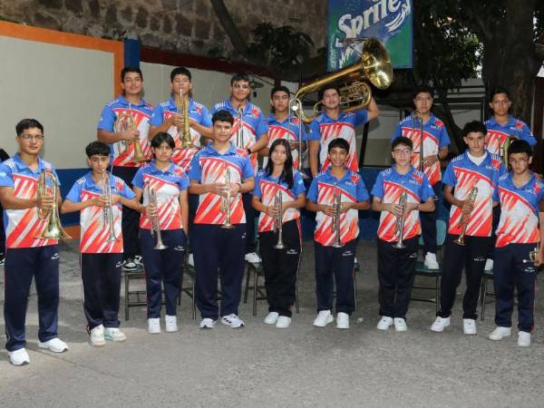 A pocos días de celebrarse los 204 años de independencia de Honduras, la banda marcial del Instituto Liceo San Juan intensifica sus ensayos para presentarse en los desfiles del 15 de septiembre. Las mejores fotos a continuación.