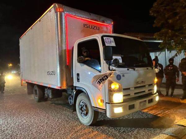 Las últimas maletas del Distrito Central han sido maquiladas y cargadas.