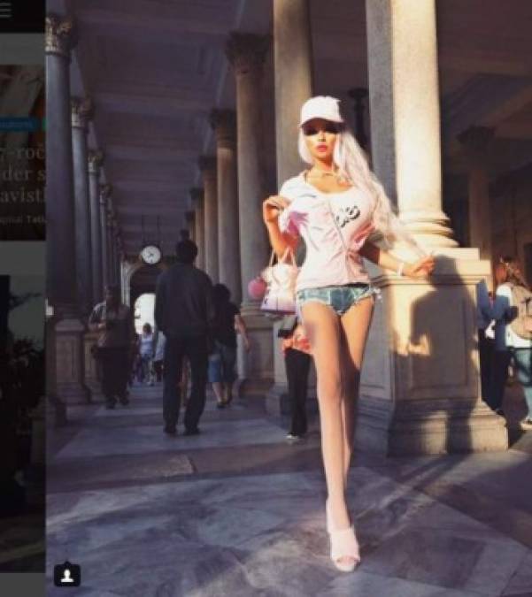 FOTOS: Mujer gasta miles de dólares al año para tener el cuerpo de la muñeca Barbie