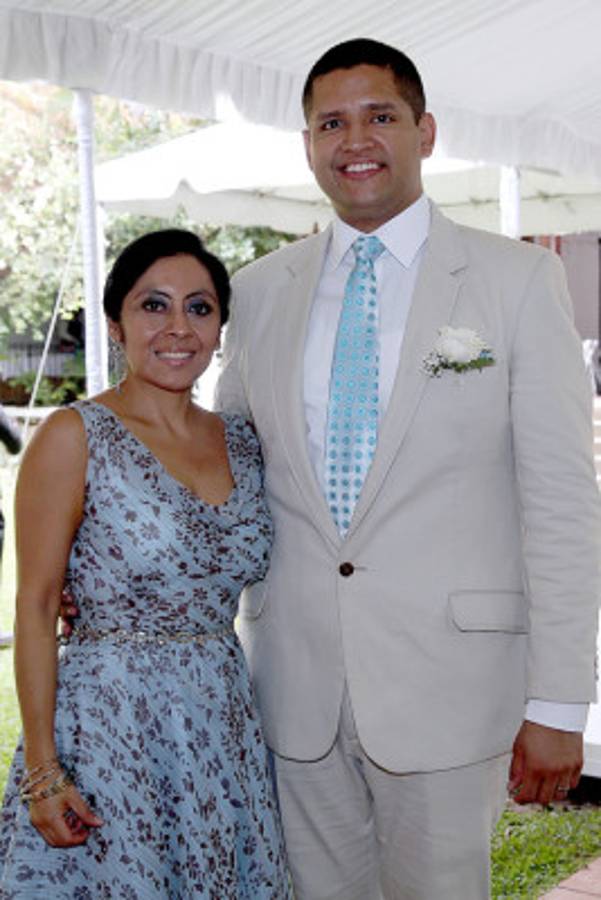 Tania y Fernando unen sus vidas ante Dios