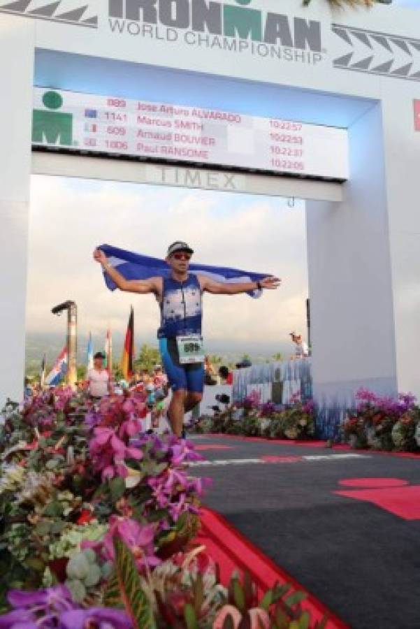 José Alvarado, el orgullo catracho que rompió esquemas en el Ironman de Hawái