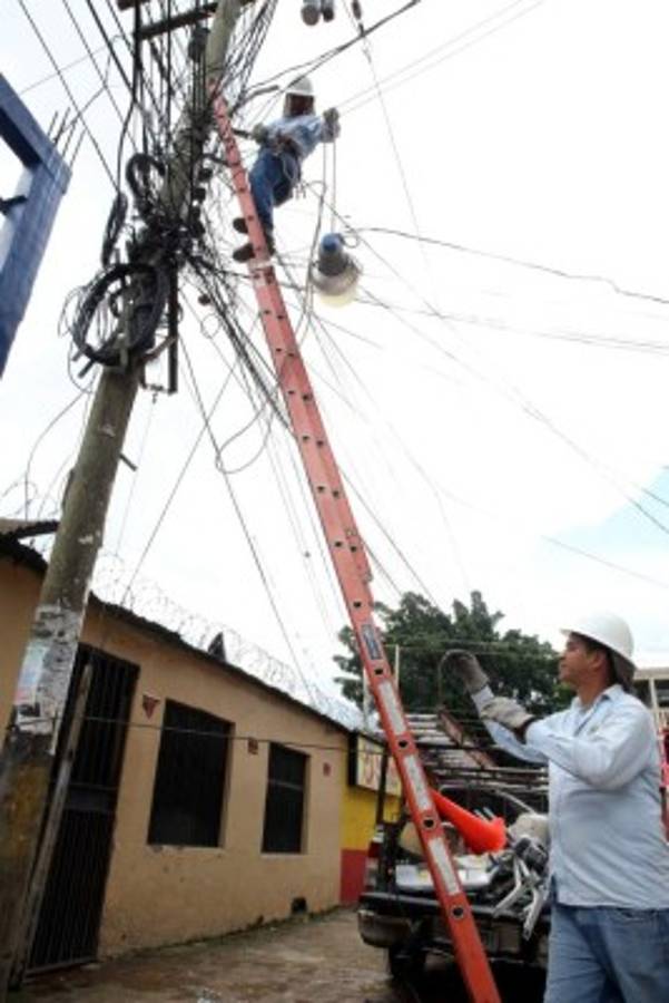 Millonaria inversión en mejoras del alumbrado público capitalino