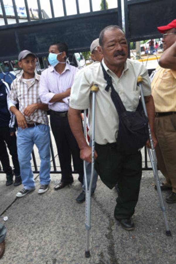 Infierno viven pacientes renales en el IHSS de San Pedro Sula