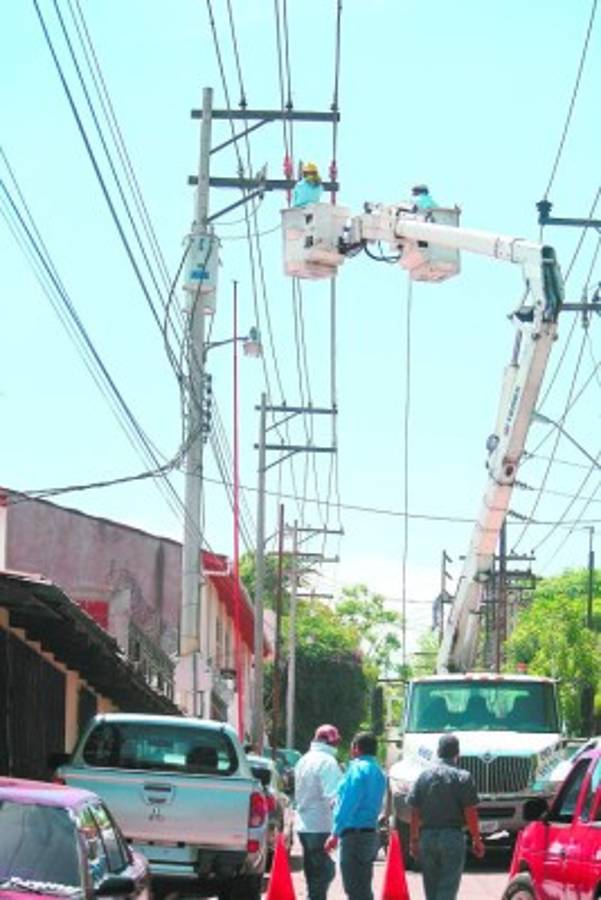 Gobierno agilizará plan para rescate financiero de la ENEE