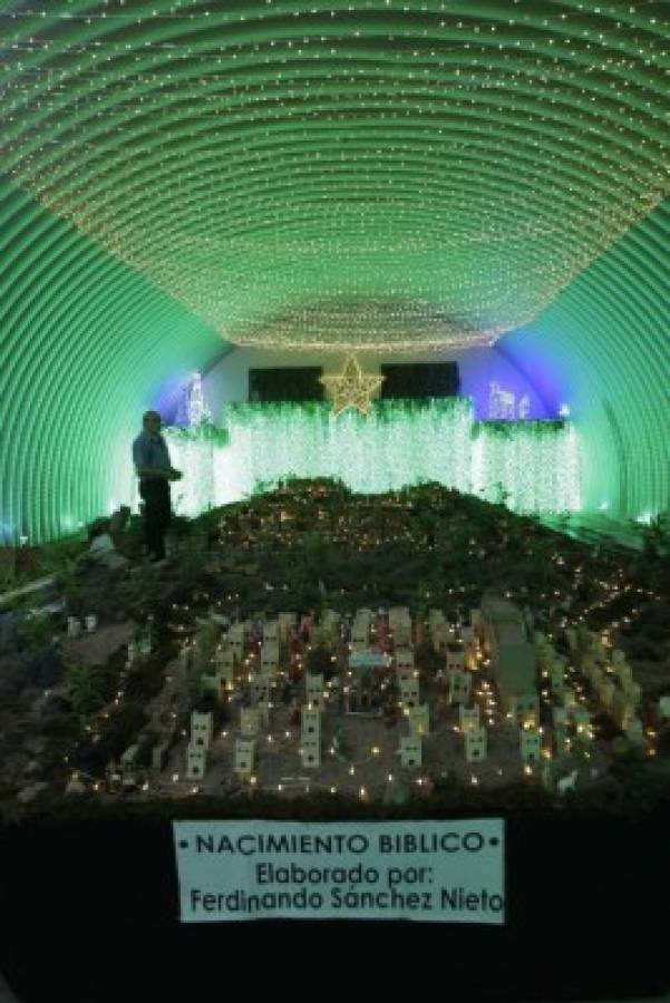 Miles de capitalinos iluminarán su espíritu con la colorida Villa Navideña