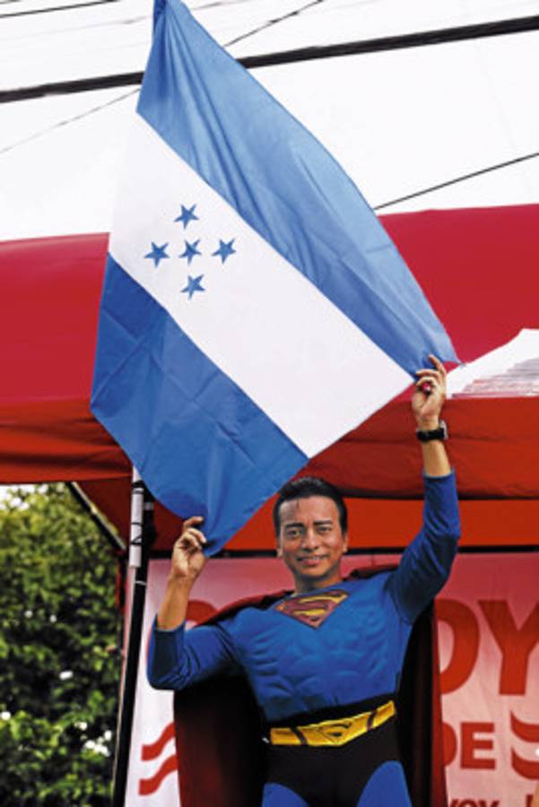 Baile y mojigangas se robaron el show en fiestas de Independencia