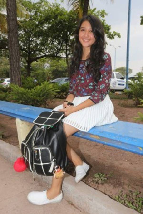 Así visten las estudiantes de la UNAH