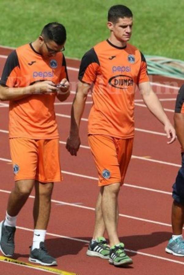 El portero de Motagua Jonathan Rougier entrenó por separado por una sobrecarga  