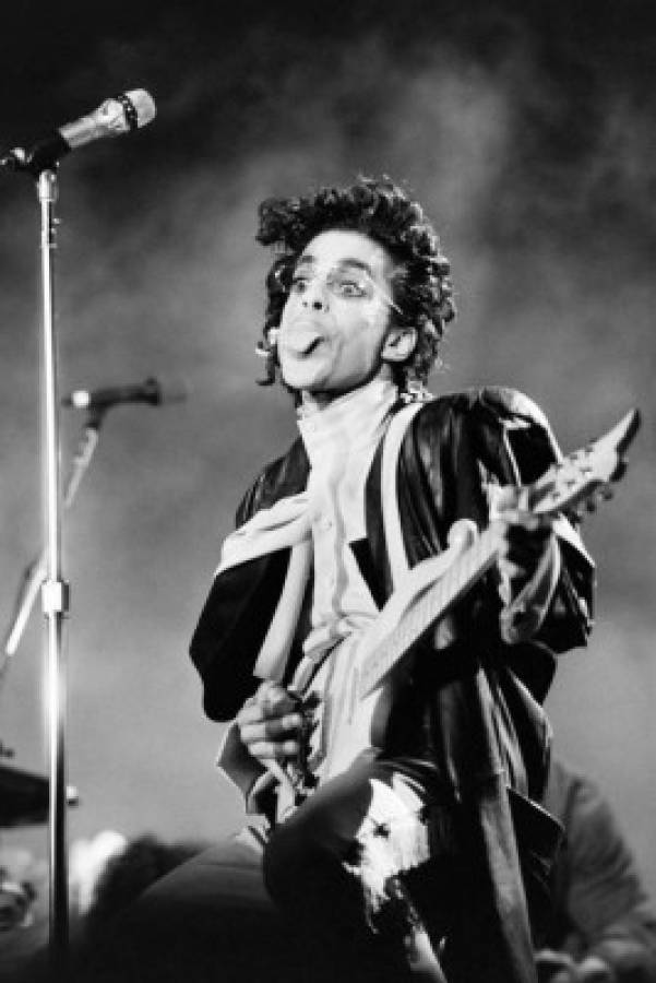'Dime que no es verdad': las celebridades se despiden de Prince
