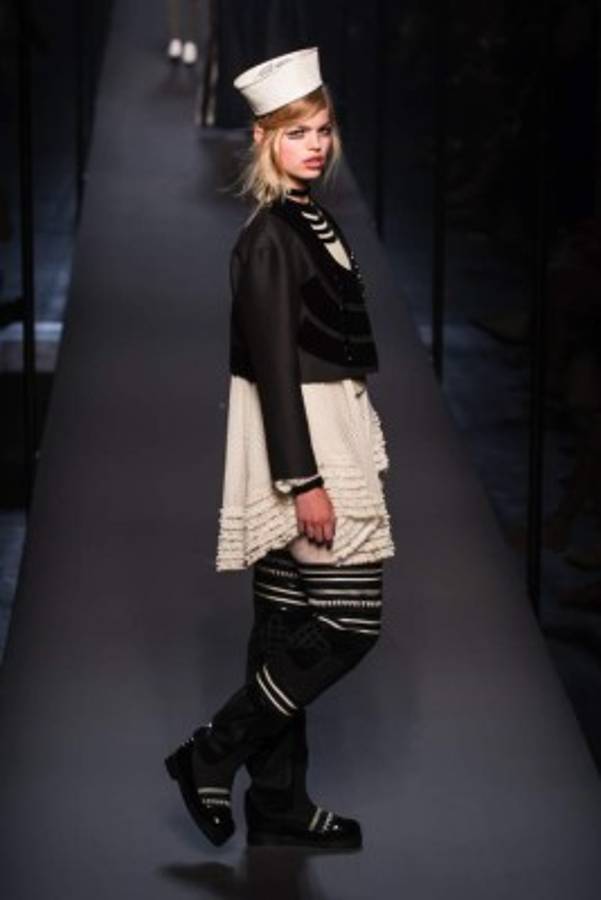 La alta costura seduce con propuestas extravagantes