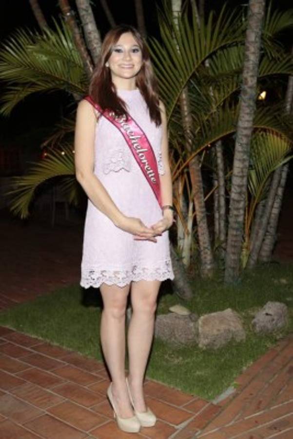 Sorpresas y mucha diversión para despedir a Gabriela