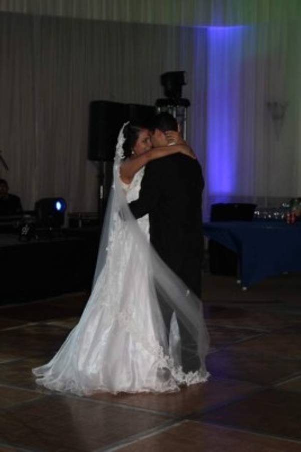 Katherine Velasquez y José Miguel Coello unieron sus vidas en sagrado matrimonio