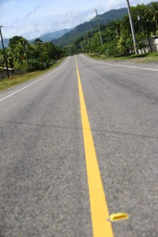 Inauguran carretera de 53.6 kilómetros del Corredor Agrícola que une Olancho y Colón