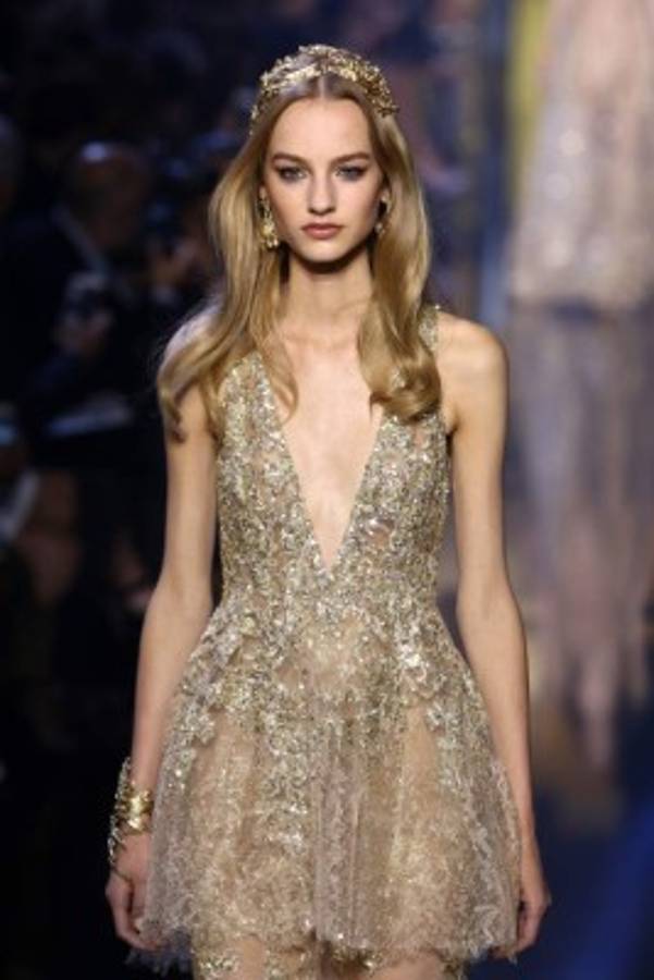 La alta costura seduce con propuestas extravagantes