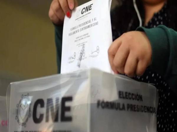 La Confraternidad Evangélica de Honduras y la Asociación de Pastores de Tegucigalpa consideran la postura de Luis Redondo como una grave amenaza al orden constitucional y a la democracia. Imagen de archivo