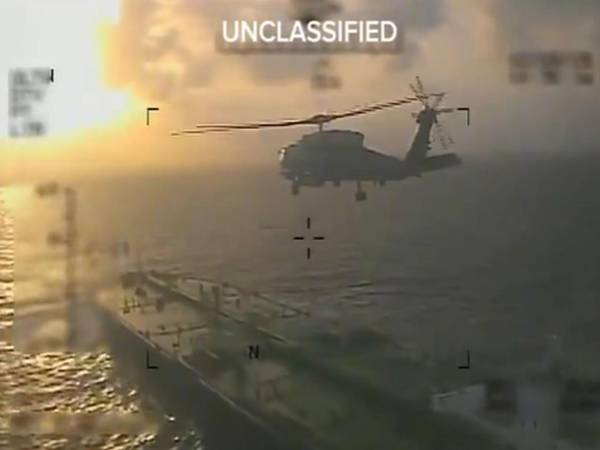 Kristi Noem publicó un video de la acción, en la que participaron miembros de la Guardia Costera y las Fuerzas Armadas de EE UU.