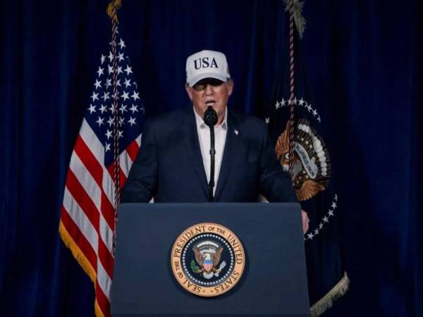 Captura de vídeo extraída de la Cuenta de Truth Social del presidente de EE.UU, Donald Trump, quien anunció este sábado una operación militar masiva con el objetivo de aniquilar y destrozar al régimen de los ayatolás en Irán