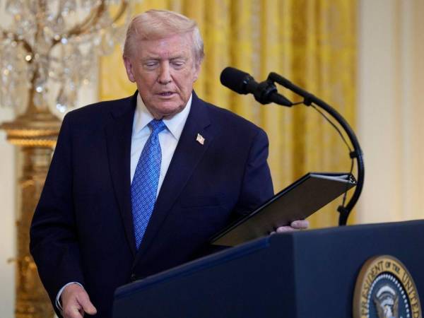 El mandatario intensificó la presión sobre Venezuela, un país dependiente del negocio petrolero, tras incautar la semana pasada un buque.